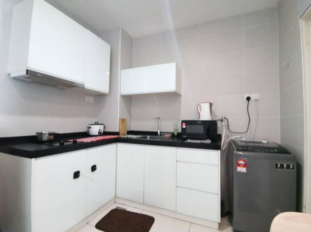 Homestay Kuala Lumpur ; Terminal Tbs ; Bukit Jalil Eksteriør bilde