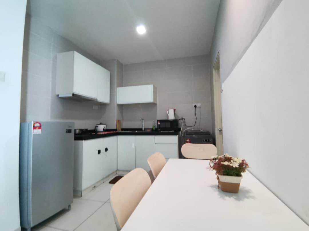 Homestay Kuala Lumpur ; Terminal Tbs ; Bukit Jalil Eksteriør bilde
