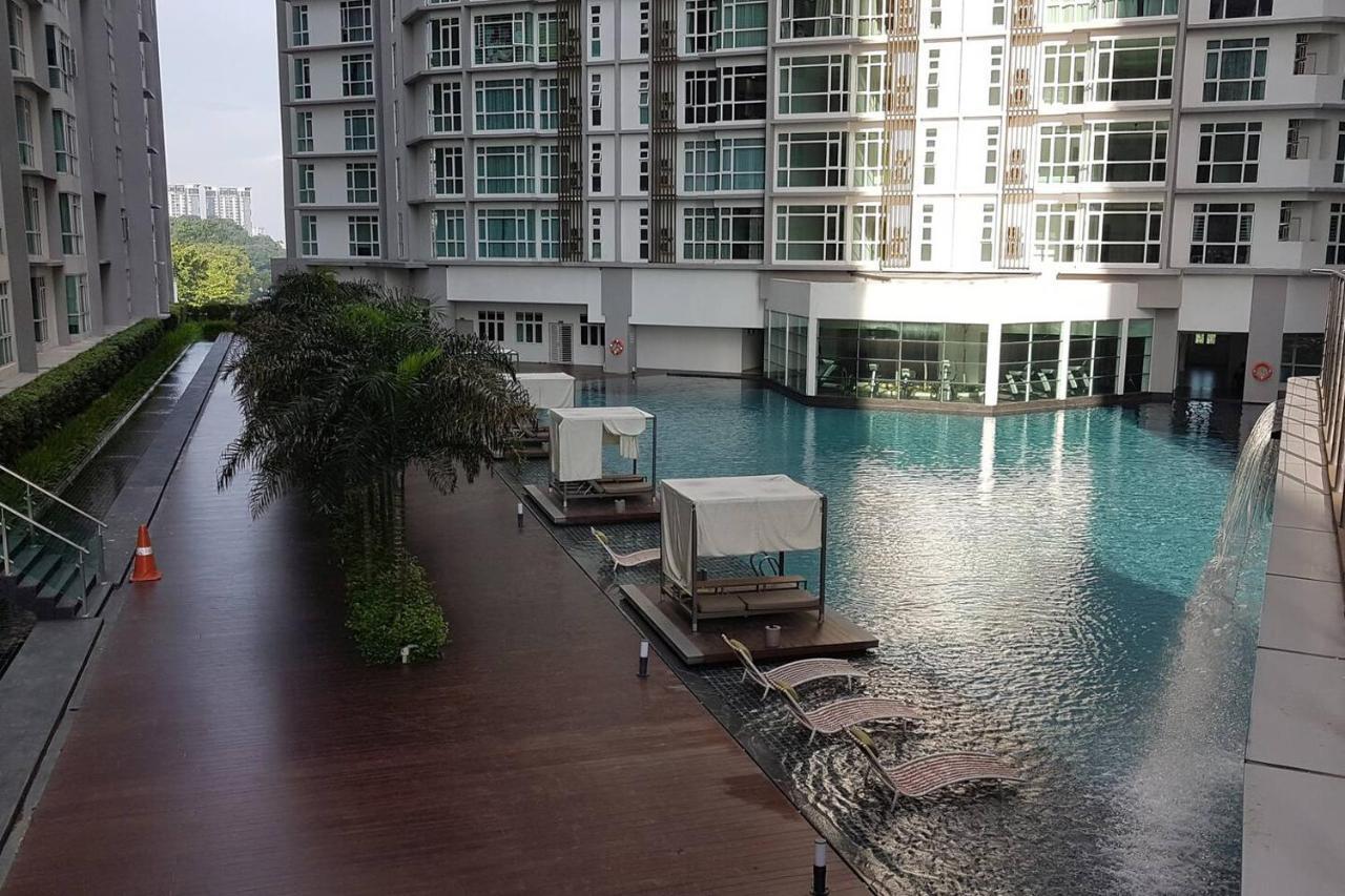 Homestay Kuala Lumpur ; Terminal Tbs ; Bukit Jalil Eksteriør bilde